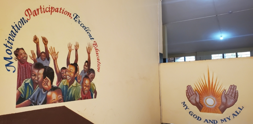 msolwa-corridor-mural